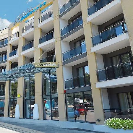 Отель Arena Mar And 4*